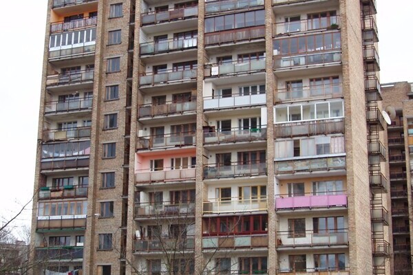 Visi balkoni un visas lodžijas daudzdzīvokļu mājās pieprasīs legalizēt. Dzīvokļu